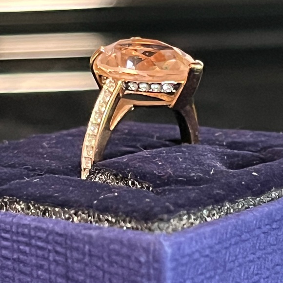 Peach/blush pink Swarovski set. Tear drop ring, earrings and adjustable necklace - Picture 7 of 7